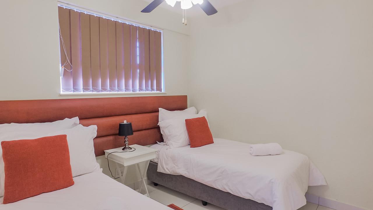 South Coast Beachfront Holiday Apartments Amanzimtoti Exterior foto